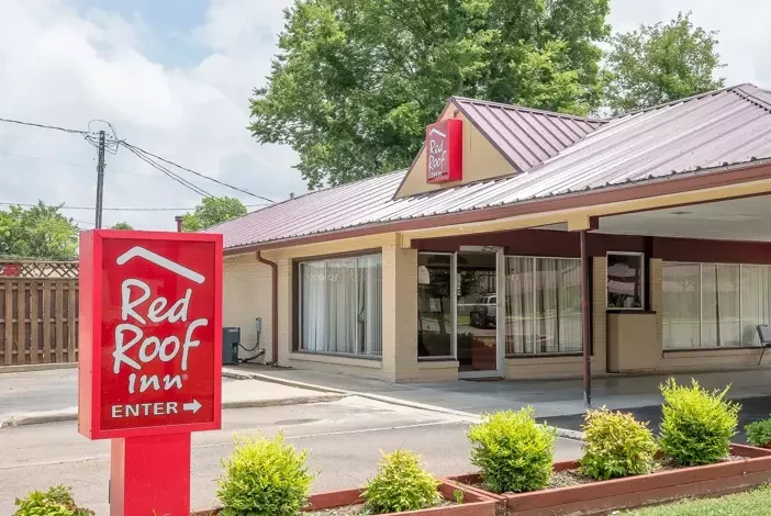 red roof 702x470