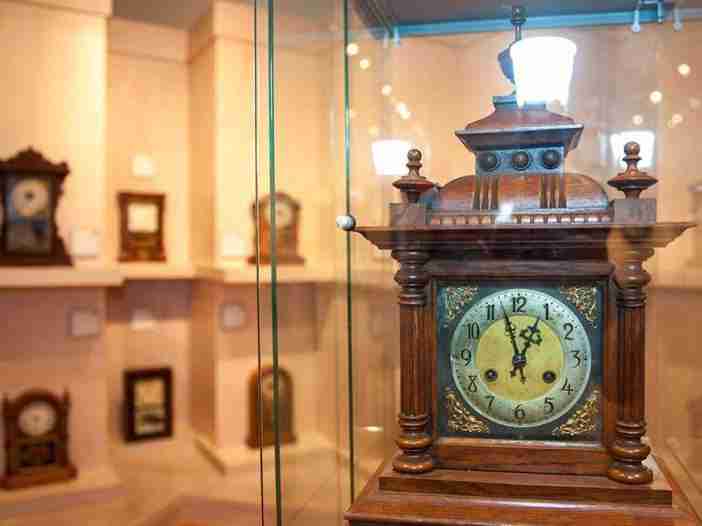 clock 702x526