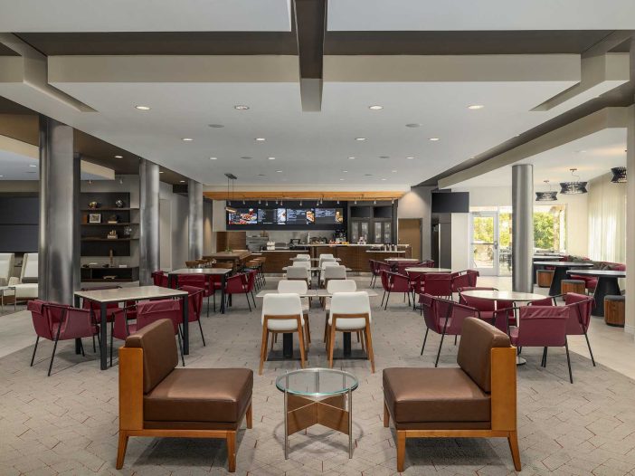 Bistro Seating 1Z6A8747 702x526