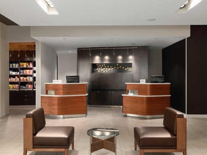 FrontDesk 1Z6A8762 702x526